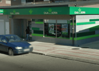 Caja Soria en Soria, oficina bancaria moderna en zona urbana.