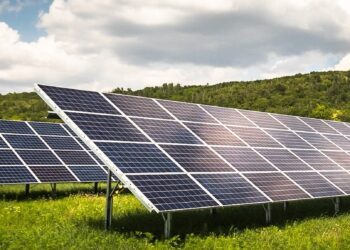Paneles solares fotovoltaicos en Soria para inversión sostenible.