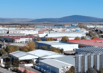 Inmenso parque industrial en Soria con fábricas y almacenes, ideal para inversión y desarrollo económico en la provincia.