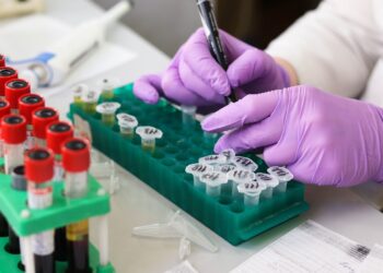 Análisis de muestras en laboratorio, investigación científica y potenciar inversión en Soria.