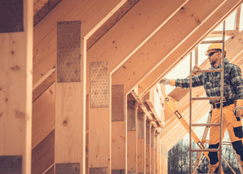 Fachade en construcción de madera en Soria, inversión y desarrollo local.