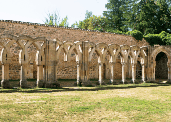 Las consultas en las oficinas de turismo aumentan un 25% en junio, alcanzando las 20.377