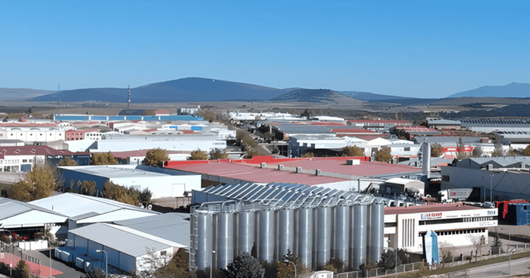 Nave industrial en Soria, área de inversión y desarrollo económico en la provincia.
