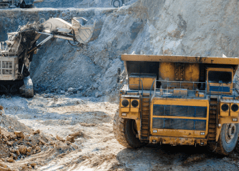 Minería en Soria, maquinaria pesada en explotación minera.