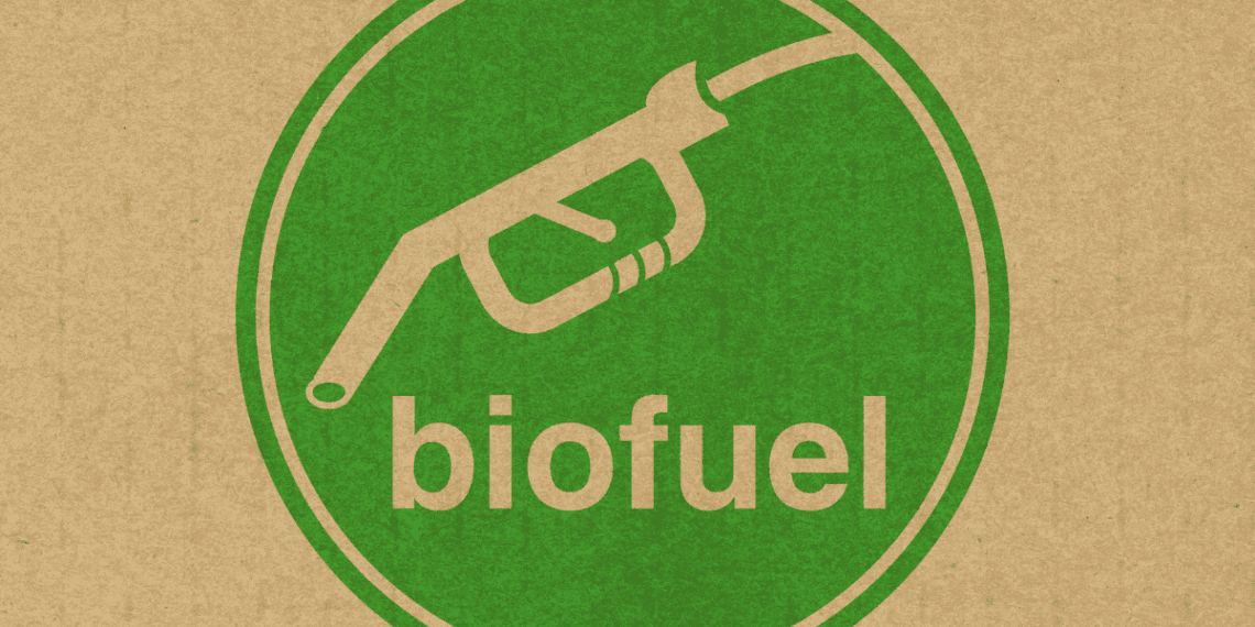 Logotipo de biofuel con pistola de gasolina en fondo de papel kraft verde y beige.