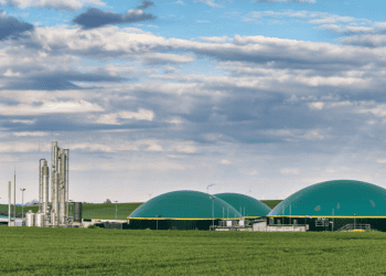 Planta de biogás en Soria, infraestructura para energías renovables y sostenibilidad.