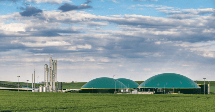 Planta de biogás en Soria, infraestructura para energías renovables y sostenibilidad.